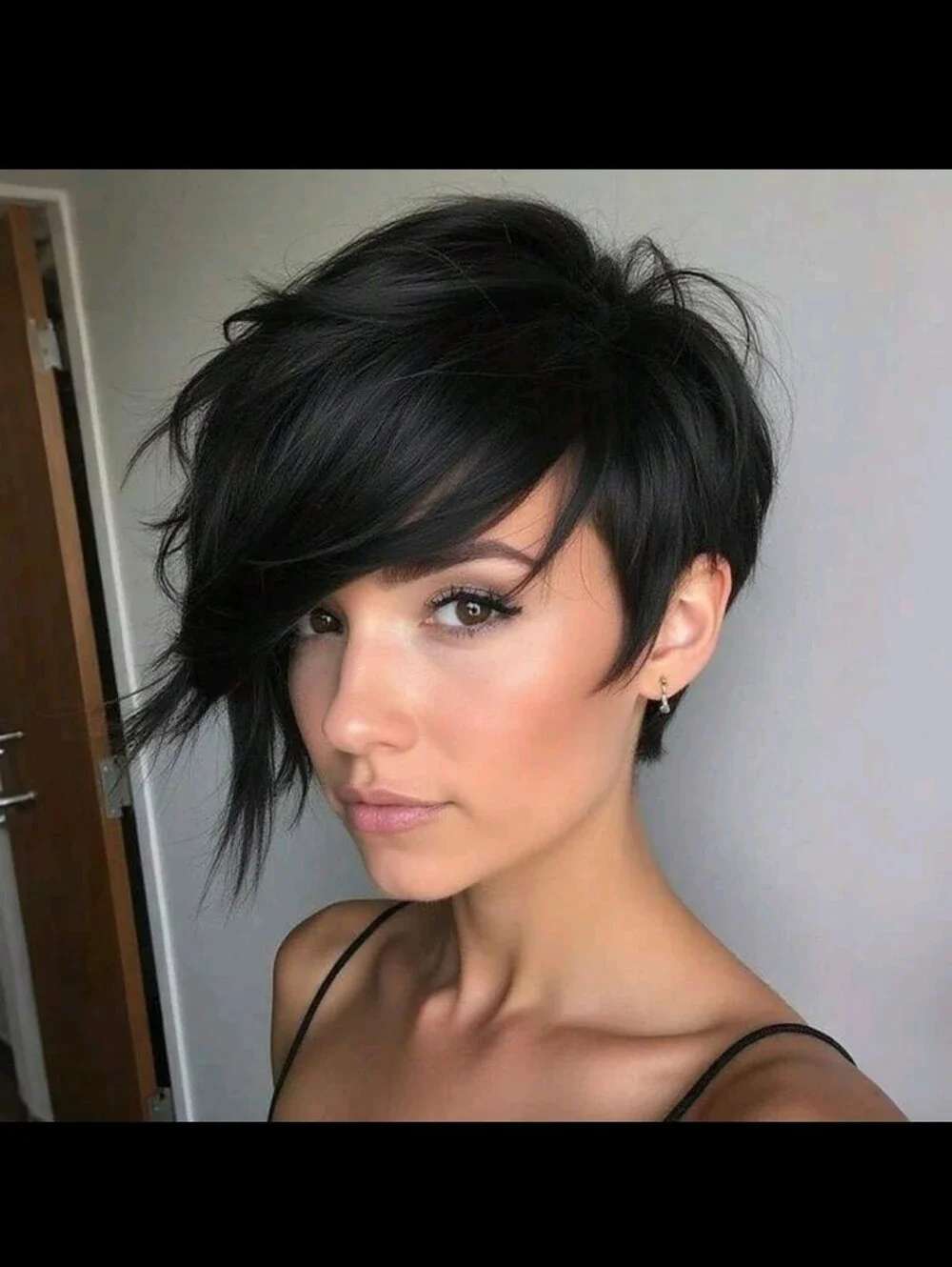 Short Layered Pixie Bob Wig - Black